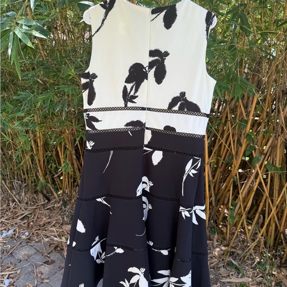Elegant Black and White Floral Dress Women’s 14 pre-owned - Picture 2 of 4